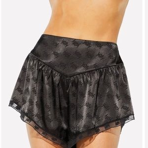 Yitty Sattin Pretty Flow Sleep Short